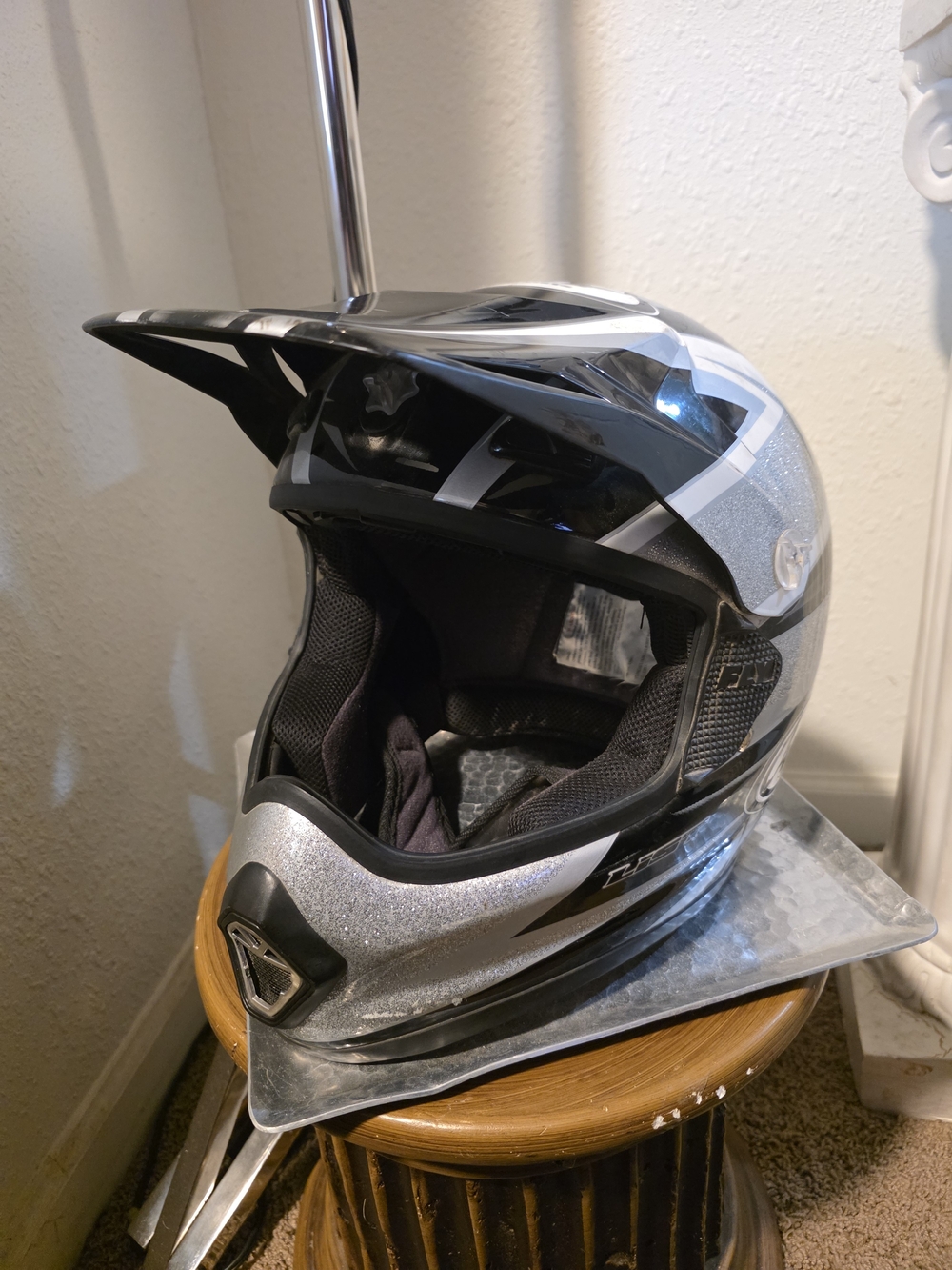 Ara Silver and Black Full-Face Motocross Helmet